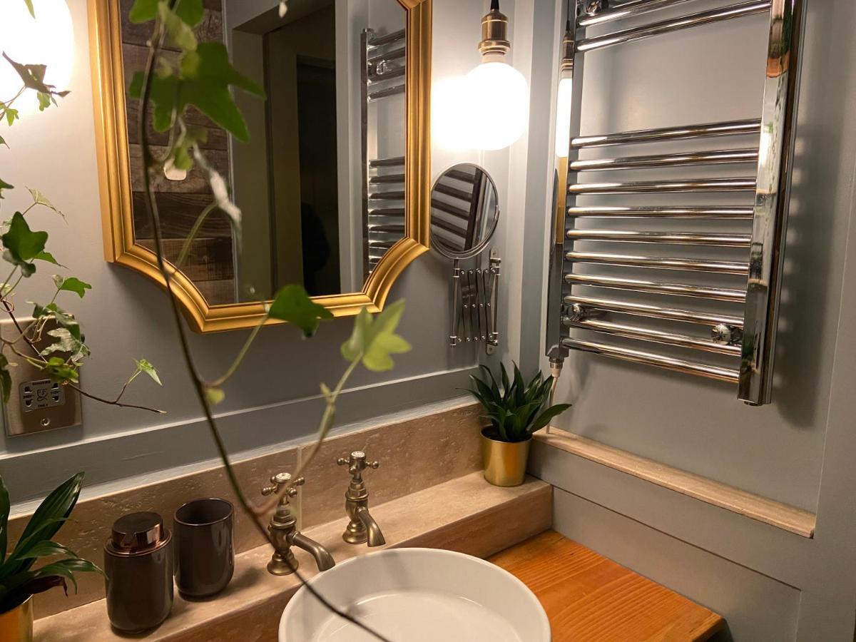 Cosy Double Shepherds Hut In Beautiful Wicklow With Underfloor Heating Throughout Rathnew Extérieur photo