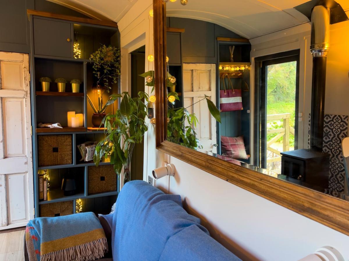 Cosy Double Shepherds Hut In Beautiful Wicklow With Underfloor Heating Throughout Rathnew Extérieur photo