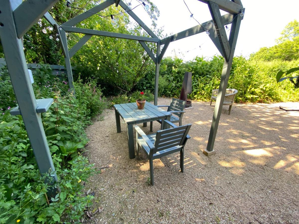 Cosy Double Shepherds Hut In Beautiful Wicklow With Underfloor Heating Throughout Rathnew Extérieur photo