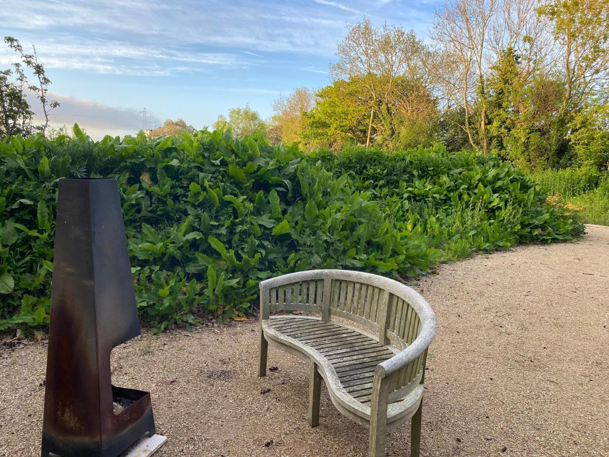 Cosy Double Shepherds Hut In Beautiful Wicklow With Underfloor Heating Throughout Rathnew Extérieur photo