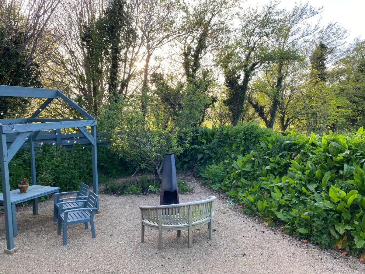 Cosy Double Shepherds Hut In Beautiful Wicklow With Underfloor Heating Throughout Rathnew Extérieur photo